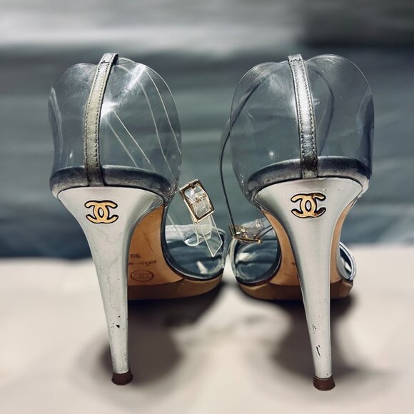 CHANEL Silver Leather Clear Strap Stud CC Plate Sandals - Picture 2 of 11